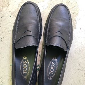 Tod’s black loafers